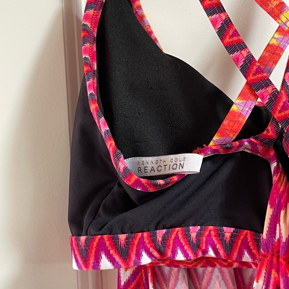 Kenneth Cole Reaction Small swim tankini top - Picture 3 of 3